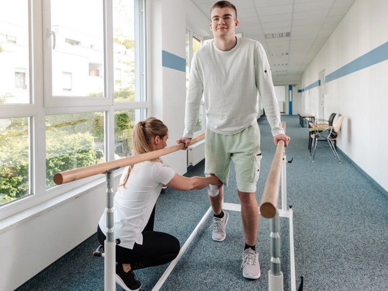 physical therapy in spa after knee surgery
